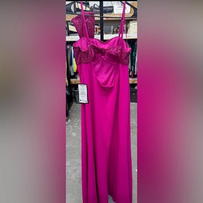 Morgan & Co. Elegant Pink Evening Dress